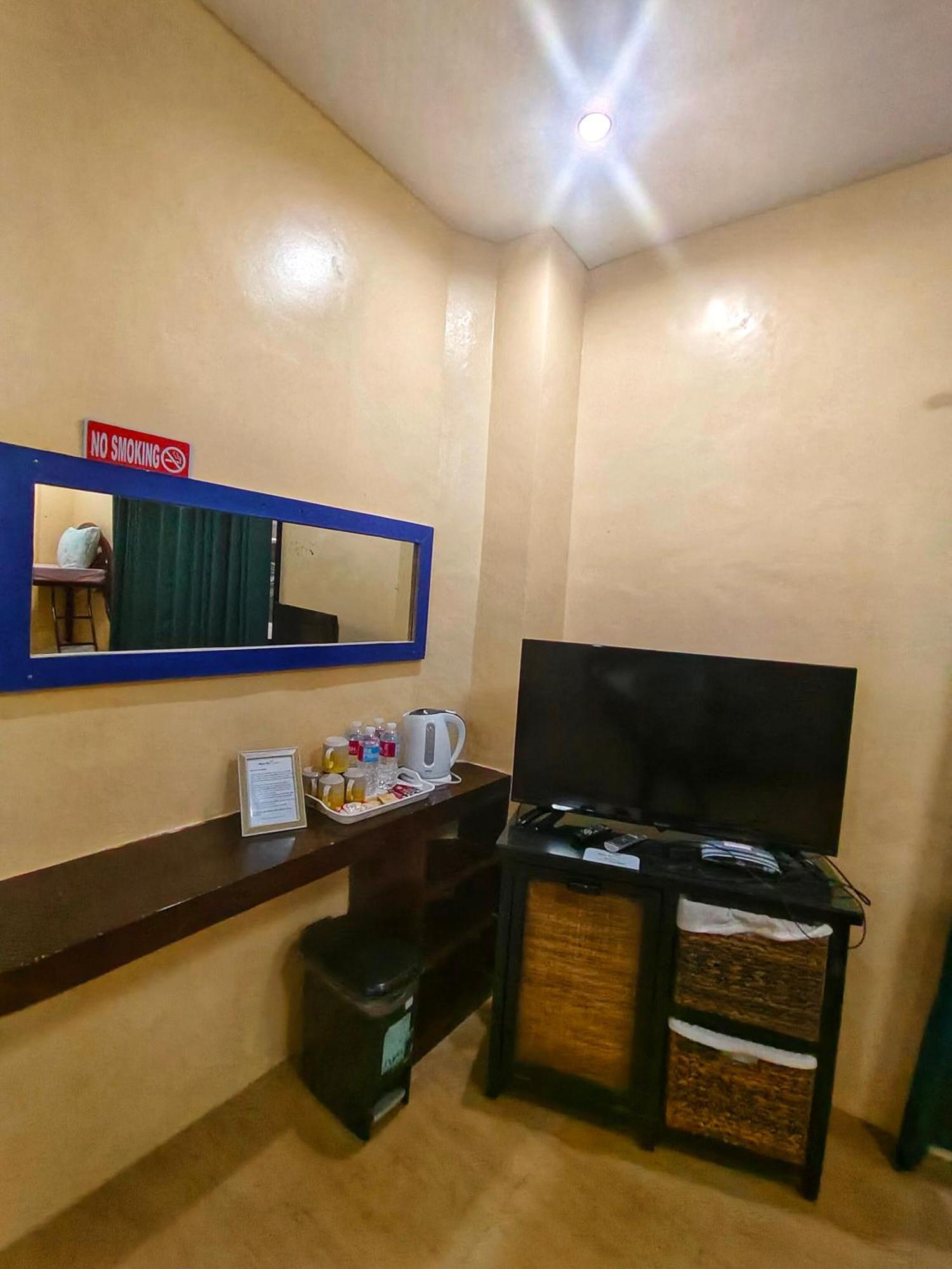 אלמינוס Monte Rio Gardens Bed & Breakfast מראה חיצוני תמונה